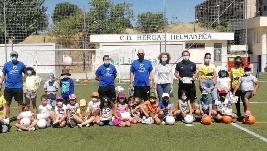 Visita de la concejala de Familia e Igualdad de Oportunidades del Ayuntamiento de Salamanca, Ana Suárez, a las actividades en el campo Neme