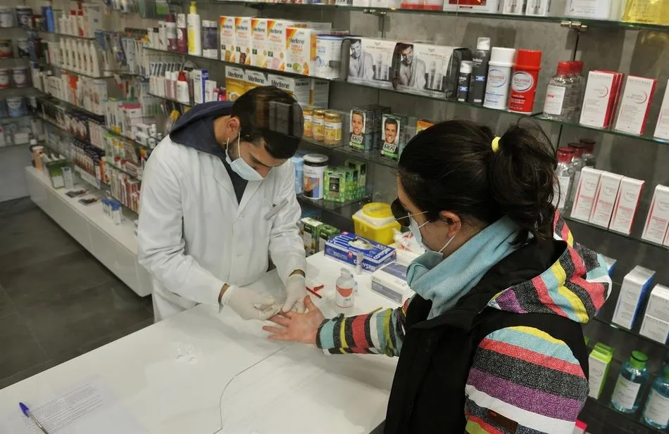 Farmacias de la Comunidad inician el estudio sobre la inmunidad de las vacunas covid y sus...