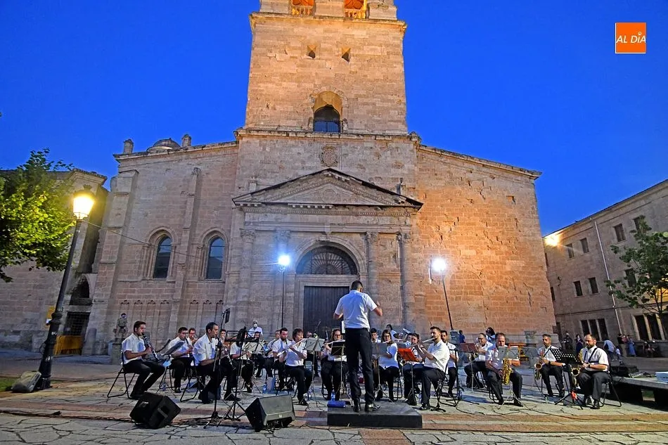 La banda de música de Ciudad Rodrigo en un concierto reciente - Archivo