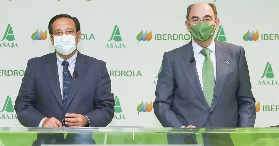Pedro Barato, presidente de ASAJA, e Ignacio Galán, presidente de Iberdrola, en el acto de firma del convenio de colaboración que ha tenido lugar hoy en la sede Iberdrola, en Madrid.