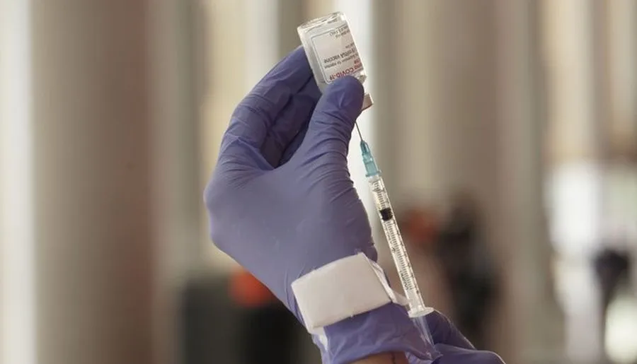 Como dato comparativo, justo hace un mes Castilla y León dispuso de 201.270 dosis vacunales frente a la COVID-19 (casi el doble que esta vez)