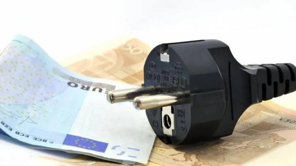 El precio de la luz toca este martes su segundo precio más caro de la historia, con 101,82 euros...