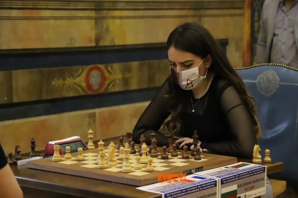 Una ajedrecista en el pasado Festival de Ajedrez celebrado en febrero en Salamanca - Archivo