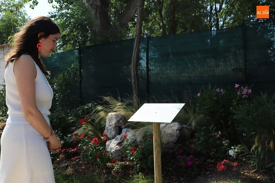 La concejala de Medio Ambiente, Parques y Jardines, Miryam Rodríguez, en la presentación del jardín de las 4 estaciones - Lydia González
