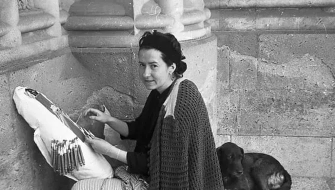 Antiguas bolilleras en la Plaza de Anaya