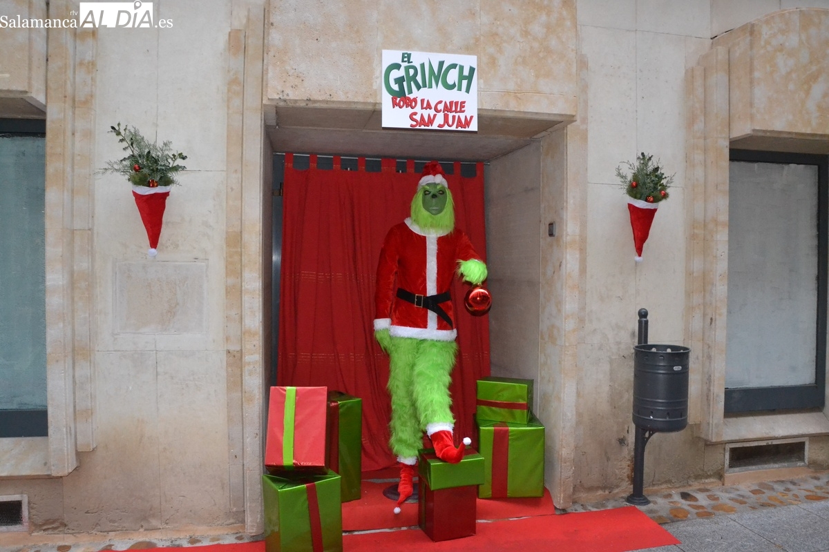 1Foto: El Grinch también se acerca por la calle San Juan