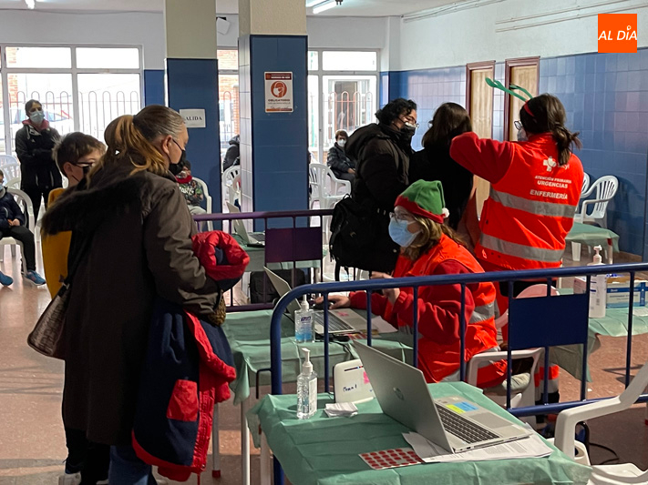 Los niños y niñas de 10 y 11 años reciben su vacuna Covid en una jornada sin incidencias