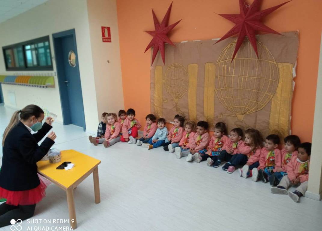 Mañana de sorteos en la Escuela Infantil con deliciosos premios en juego