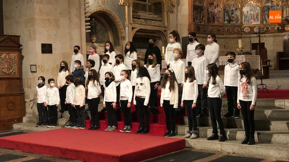 ‘Los campanilleros’ o ‘Los Reyes Magos’, villancicos con la Catedral Vieja como escenario