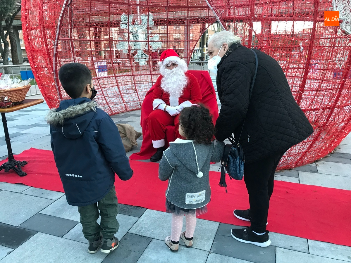 Villancicos y chocolatada para recibir a Papá Noel en Garrido