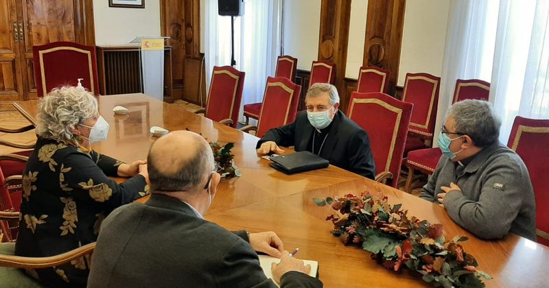 Buena sintonía entre el nuevo obispo de Salamanca y la subdelegada del Gobierno
