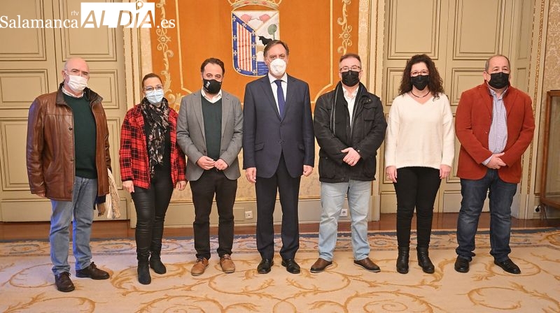 Ayuntamiento y Escuelas de Español renuevan su colaboración, un sector que atrae a más de 35.000 estudiantes extranjeros al año 