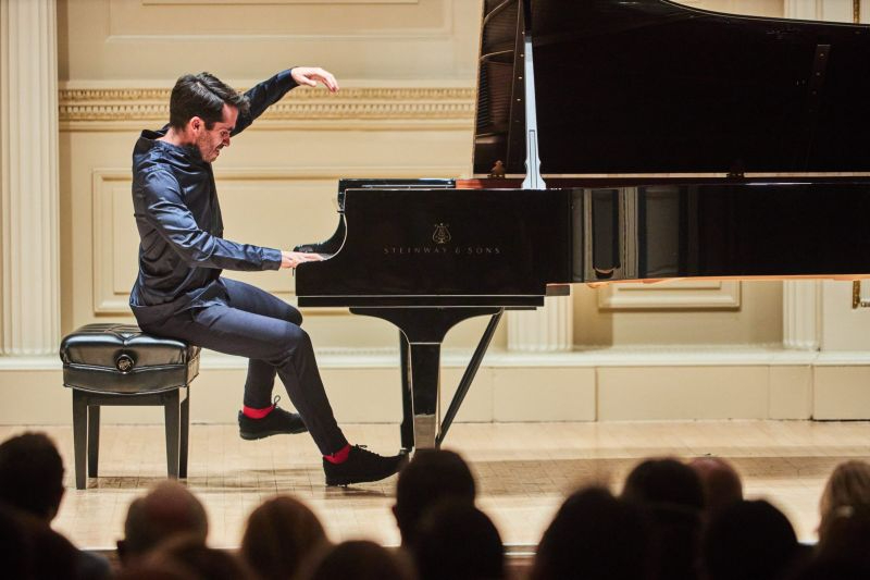 La Orquesta Clásica del Liceo se estrena acompañada del pianista Juan Pérez Floristán