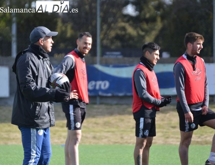 Robles hace de Calderón al tomar el mando de un Salamanca UDS sin Hugo Díaz
