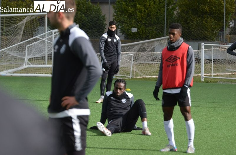 Siete positivos en el Salamanca UDS obligan a aplazar el partido con el Compostela