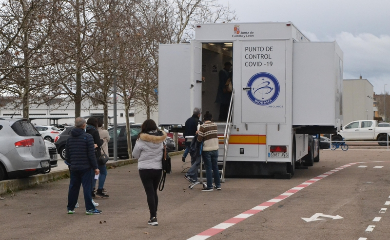 En marcha la realización masiva de pruebas de antígenos en una unidad móvil