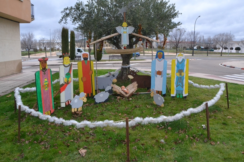 El entorno de las Tres Columnas ha contado de nuevo con un belén a ‘tamaño real’