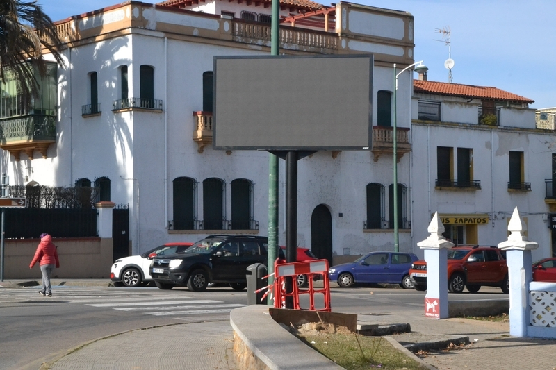 Instaladas las pantallas que informarán sobre la situación del parking del Mercado de Abastos