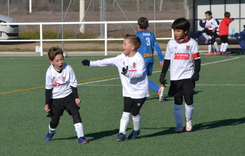#M [22|23 ENE] El Prebenjamín del Ciudad Rodrigo se lleva el duelo en todo lo alto frente a Doñinos