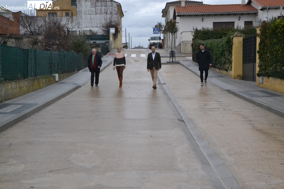 Finalizada la actuación en la calle Fuenteguinaldo, más difícil que otras por la pendiente