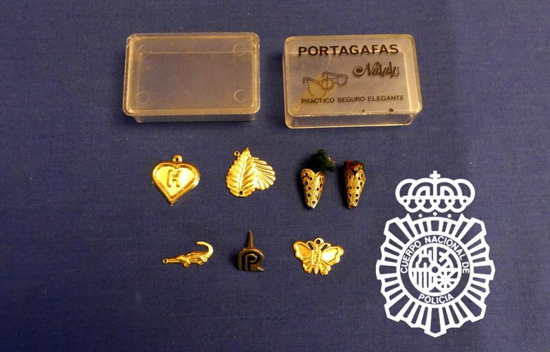 Roba un vehículo en un garaje de la Cuesta del Carmen y lo detienen un día después dentro del mismo coche