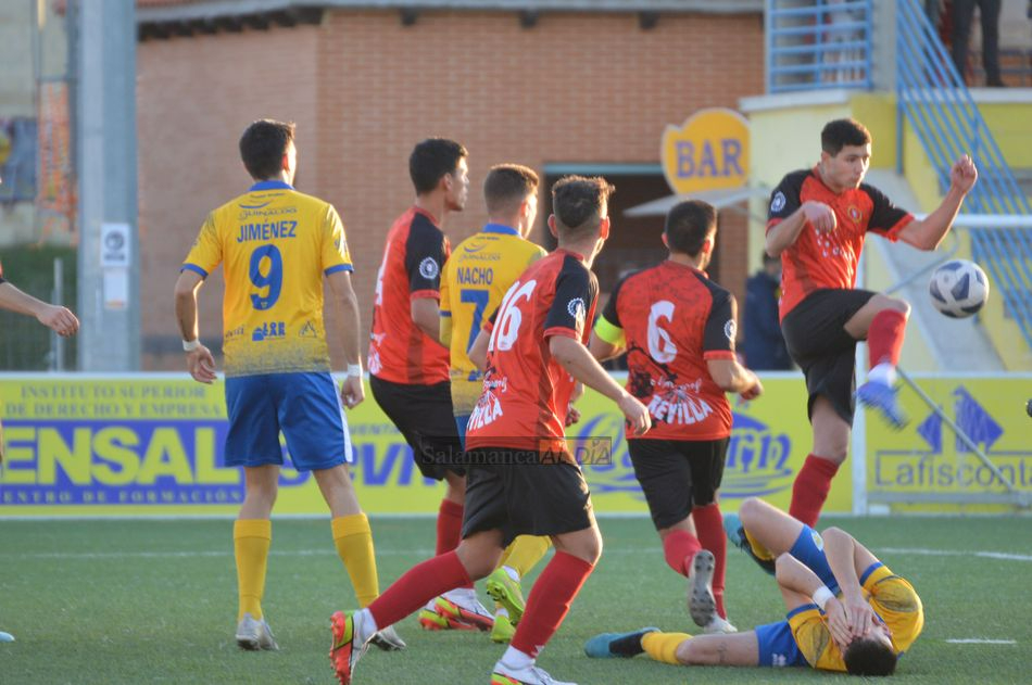 El Béjar se aleja de la quema y abre hueco con el Peñaranda en su guerra personal