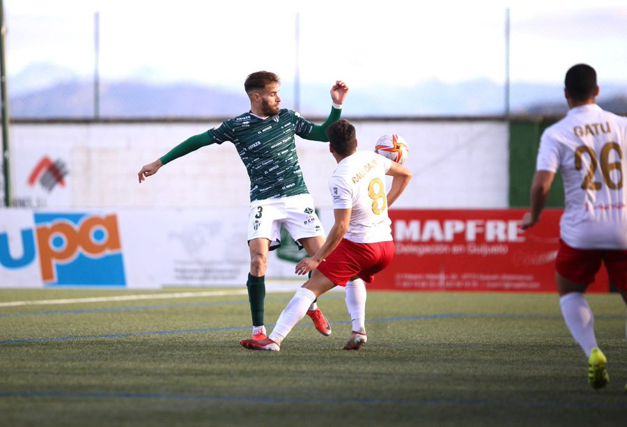 El Guijuelo se hace más líder al llevarse el derbi ante el Ribert (3-1)