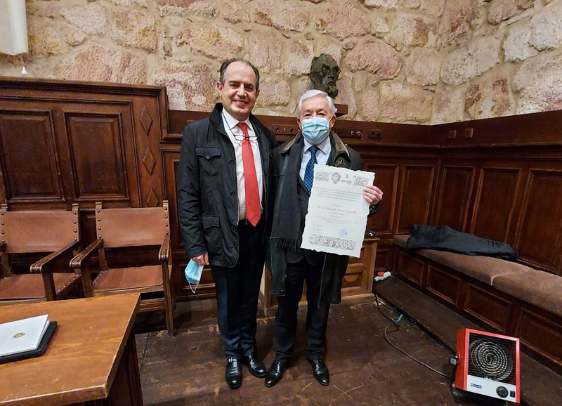 La Academia de Medicina de Salamanca premia a Fernando Pérez Escanilla por su Aula de Ecografía en AP 