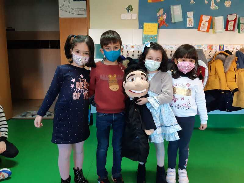 Los alumnos del Colegio San Juan Bosco celebran la fiesta de su patrón 