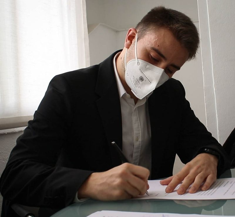 El salmantino Rubén Juy firma con la agencia literaria Bastaix