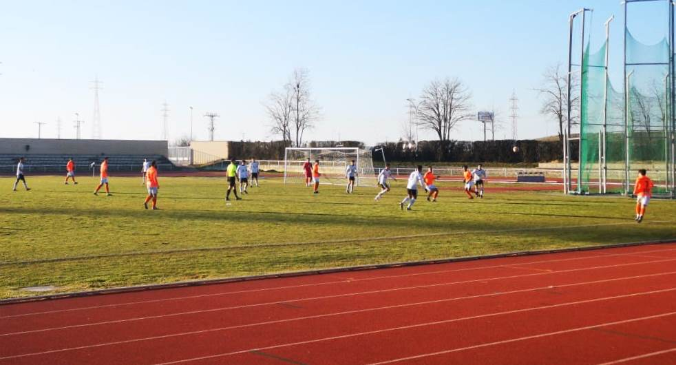 El Ciudad Rodrigo se reencuentra con el gol pero se queda sin victoria en los últimos minutos