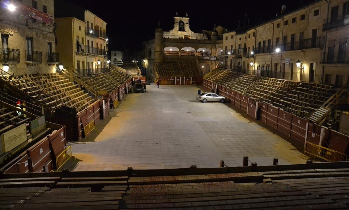 Dos de los tablaos del coso taurino mirobrigense buscan constructores