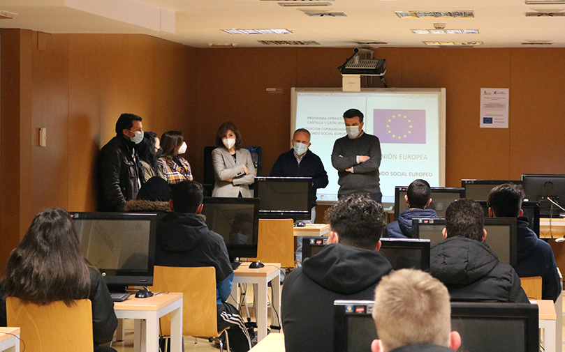 Alumnos del IES Peñaranda arrancan la sexta edición del programa Aula Empresa