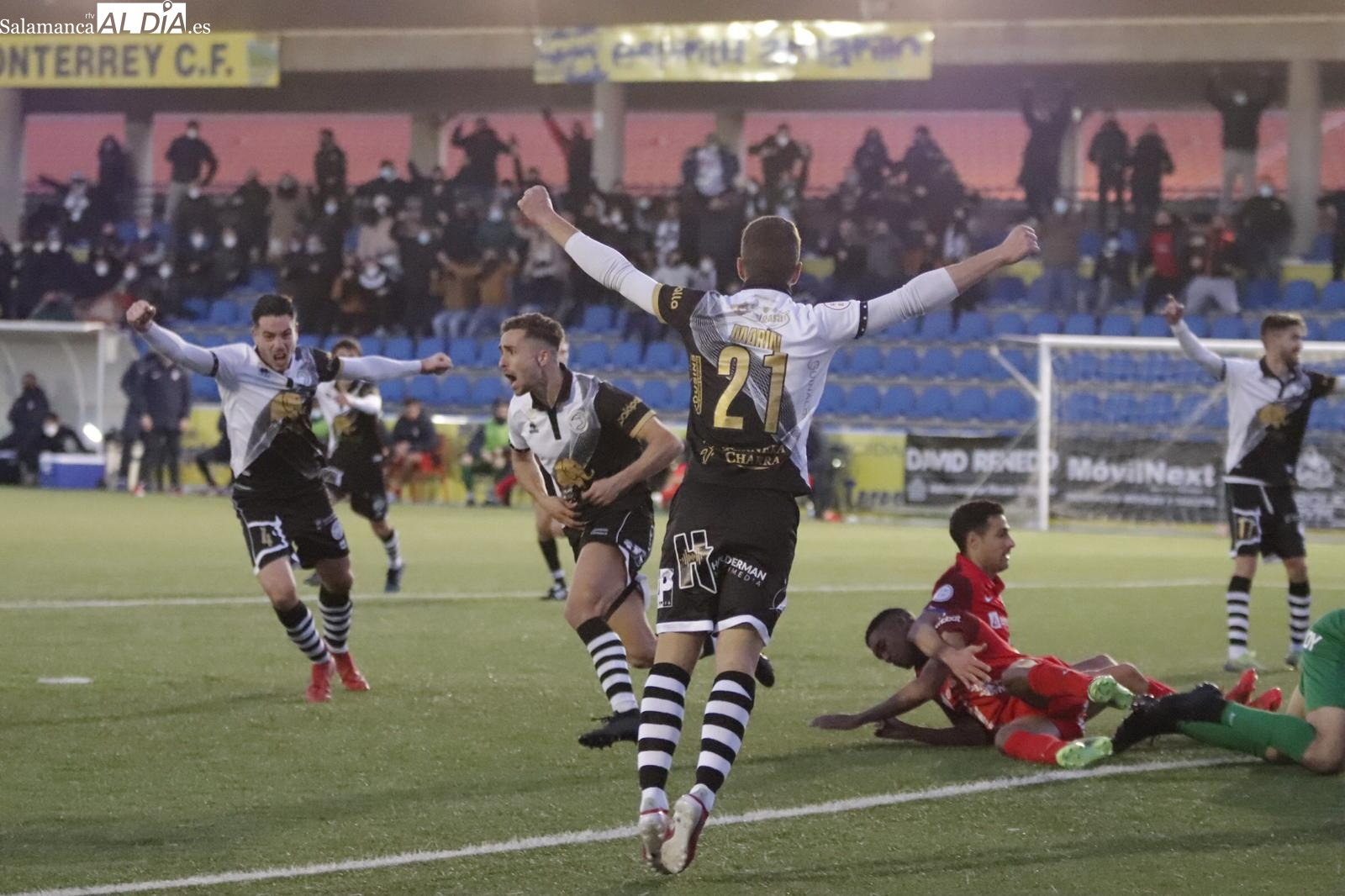 Unionistas toca el cielo y vuelve a playoff con una remontada agónica al Rayo Majadahonda (2-1)