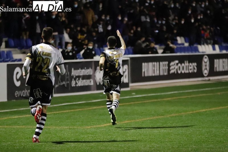 Con 11 sabe mejor: Unionistas sigue soñando y se venga del DUX (2-0)