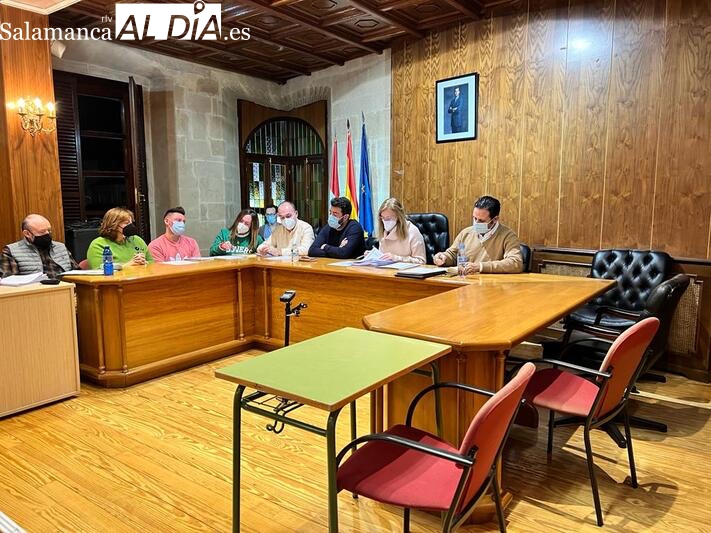 El equipo de Gobierno aprueba los presupuestos municipales tras el abandono del PSOE / Pedro Zaballos