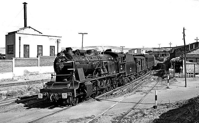 El paso a nivel en la Calzada de Medina, antes de la estación de Salamanca