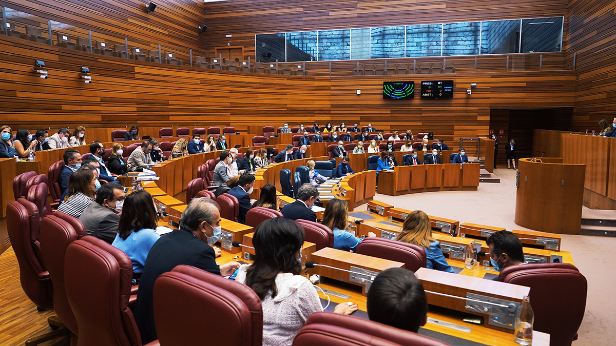 Año nuevo, Cortes nuevas