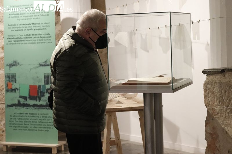 Una mesa redonda pone fin a las actividades de la exposición Vidas Expuestas: niñas y niños expósitos