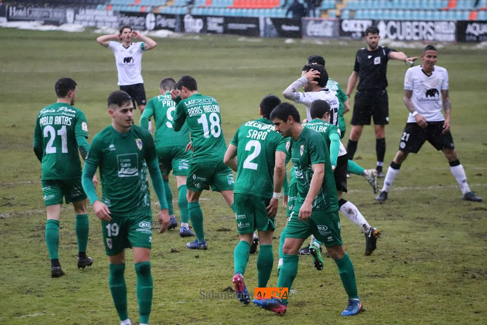 Sigue el lío para fijar la fecha del Compostela - Salamanca UDS