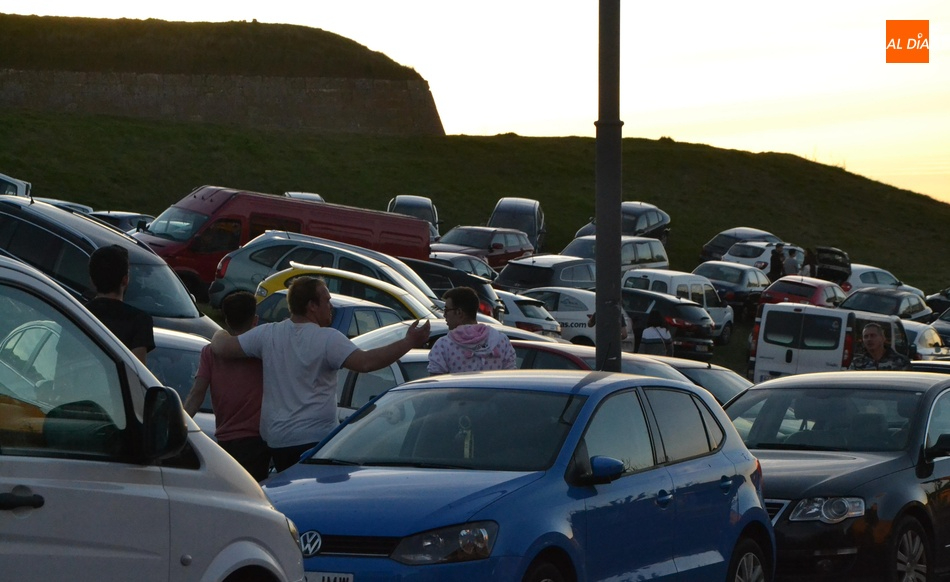 Surrealista condena al Ayuntamiento por la caída de un hombre al foso durante el Carnaval 2019