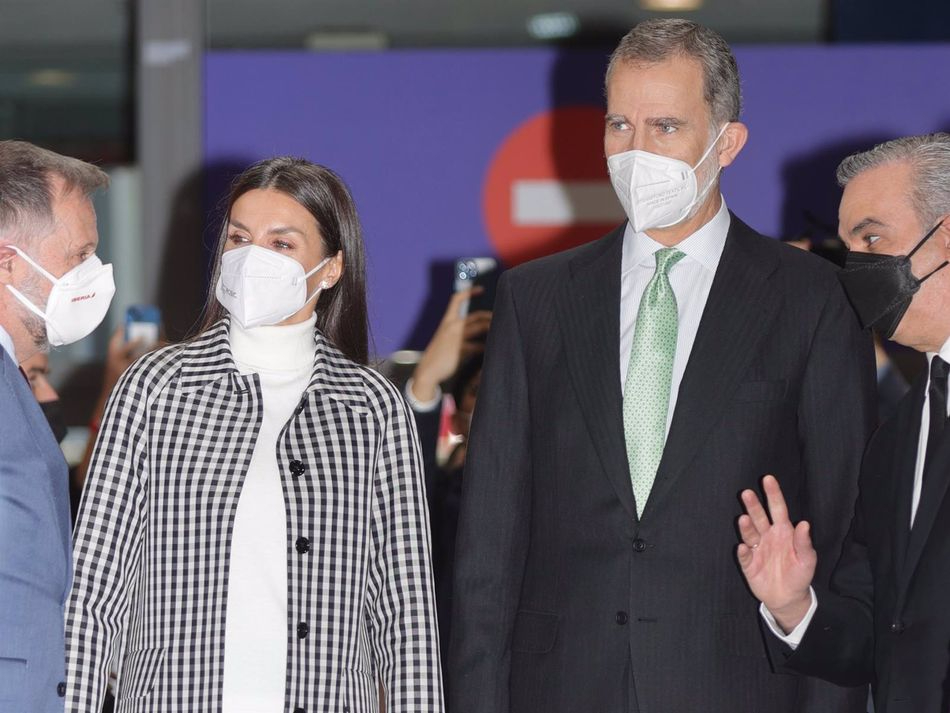 Los Reyes Felipe y Letizia inauguran Fitur ajenos a la posible separación de la Infanta Cristina e Iñaki Urdangarín