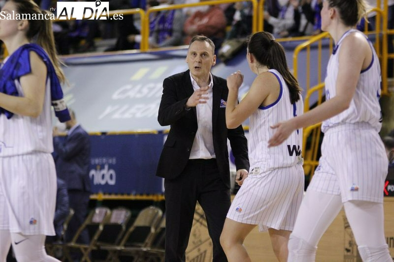 Íñiguez: Quiero pedirle al público paciencia porque hay jugadoras que lo han pasado mal y necesitan apoyo, no crítica