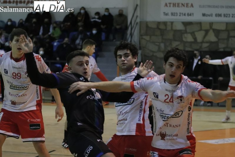 El BM Salamanca roza la épica en su derrota con el BM Nava (36-37)