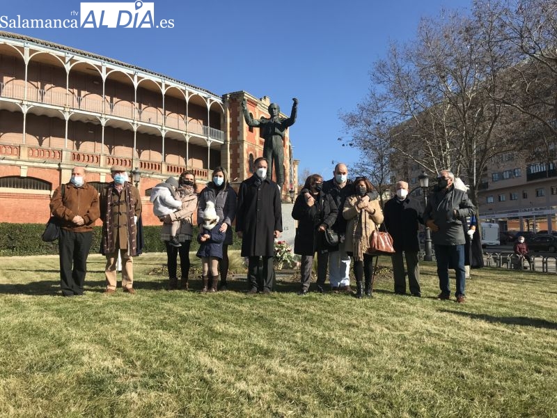 Ofrenda floral a Julio Robles en Salamanca 2022 - Guillermo García