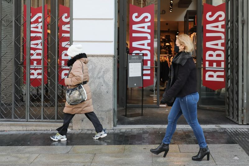 La campaña de rebajas generará más de 400 contratos laborales en Salamanca