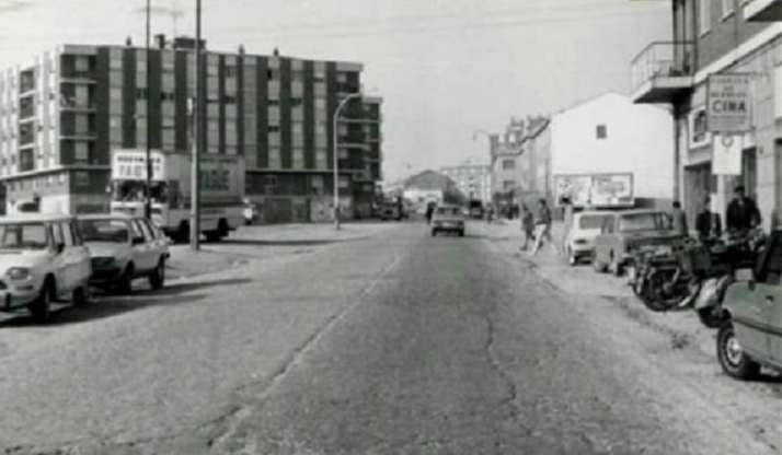 La vieja carretera de Ledesma, sin urbanizar en los laterales