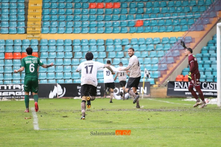 El Compostela - Salamanca UDS acaba con su culebrón... ¡y queda casi un mes para jugarse!