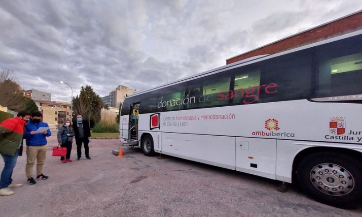 Solidaridad en este centro educativo de Salamanca para evitar la suspensión de operaciones en el Hospital