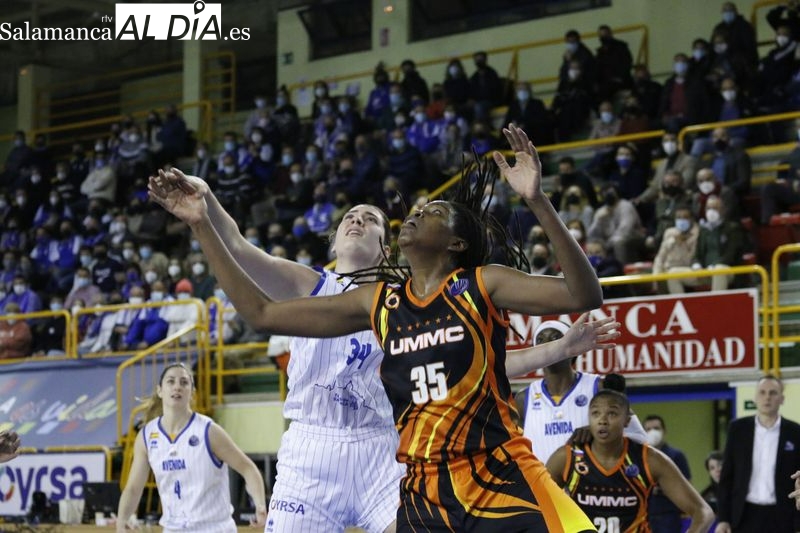 El Perfumerías Avenida no puede plantar cara al mejor equipo de Europa y el arbitraje (67-93)